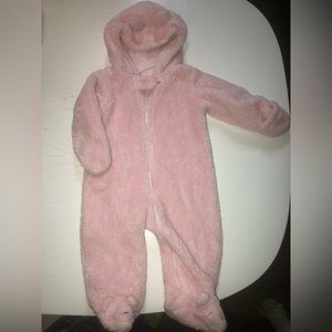 Good condition !! Soft and fuzzy, zipper!!